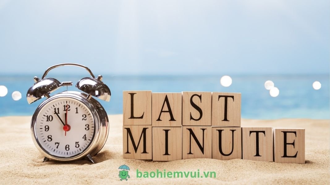 Mua bao hiem du lich phut cuoi