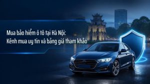 Ô tô con màu xanh đậm và biểu tượng khiên bảo vệ trên nền phố Hà Nội về đêm, minh họa bài mua bảo hiểm ô tô tại Hà Nội